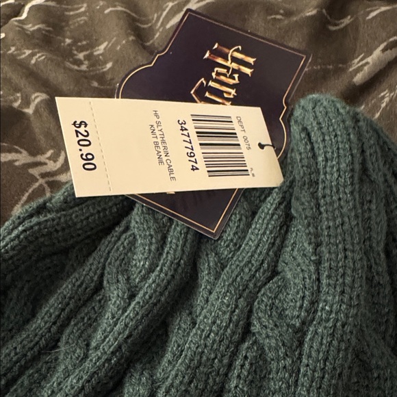 Harry Potter Slytherin Cable Knit Beanie — BoxLunch Exclusive - Picture 3 of 3